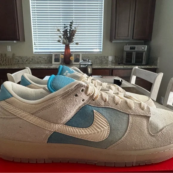 Nike Dunk SE Low “ Los Angeles “ - Picture 3 of 11